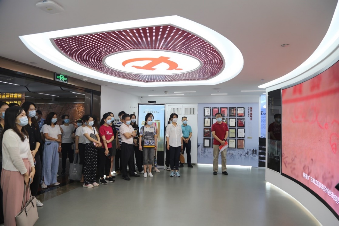 继续教育学院组织“‘四史’学习+运动健身”党群活动